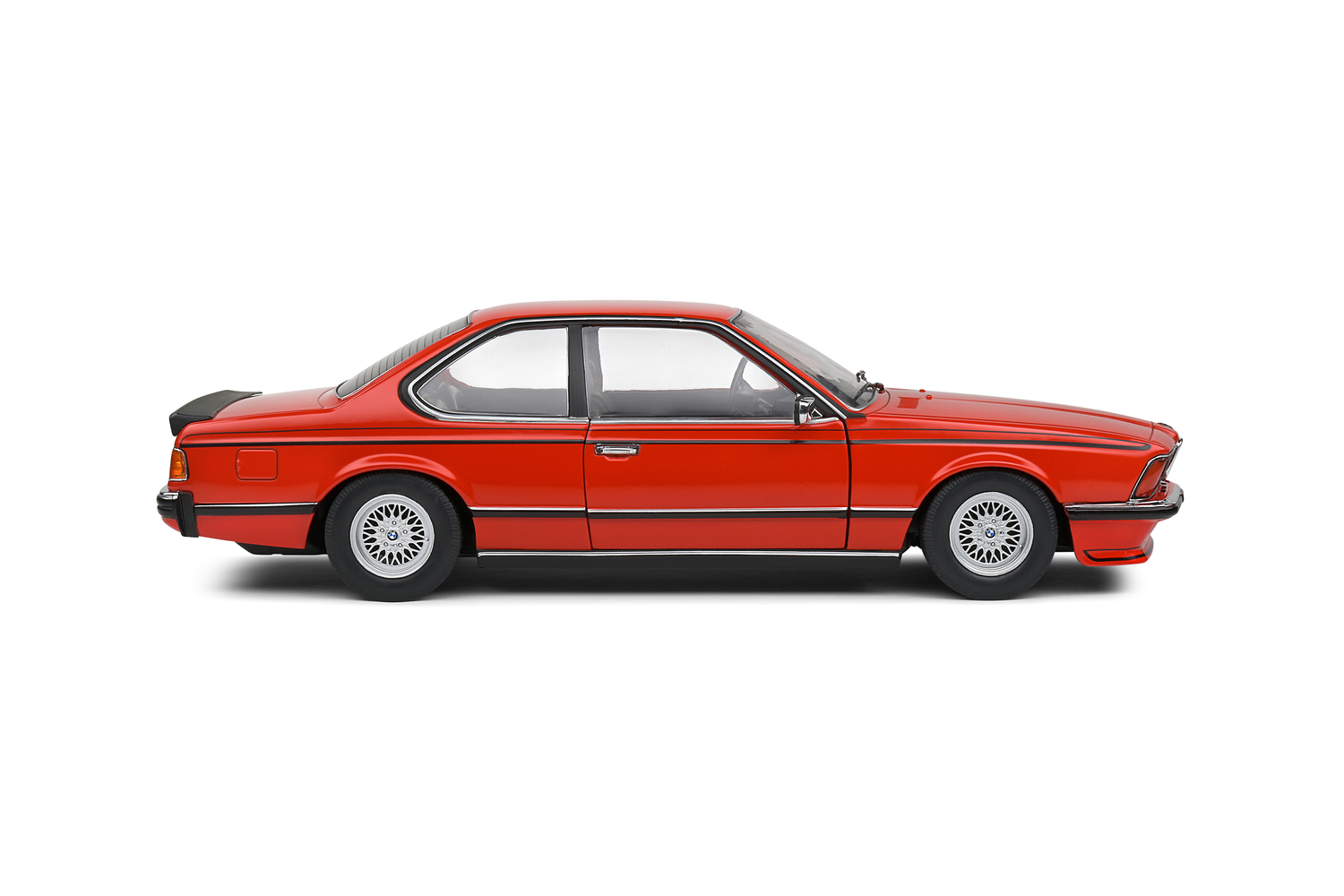 BMW 635 CSI (E24) – კლასიკური მოდელი ხედი 3