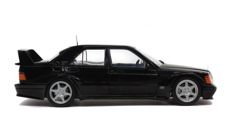 მერსედეს-ბენც 190E (W201) EVO II – კლასიკური მოდელი ხედი 2