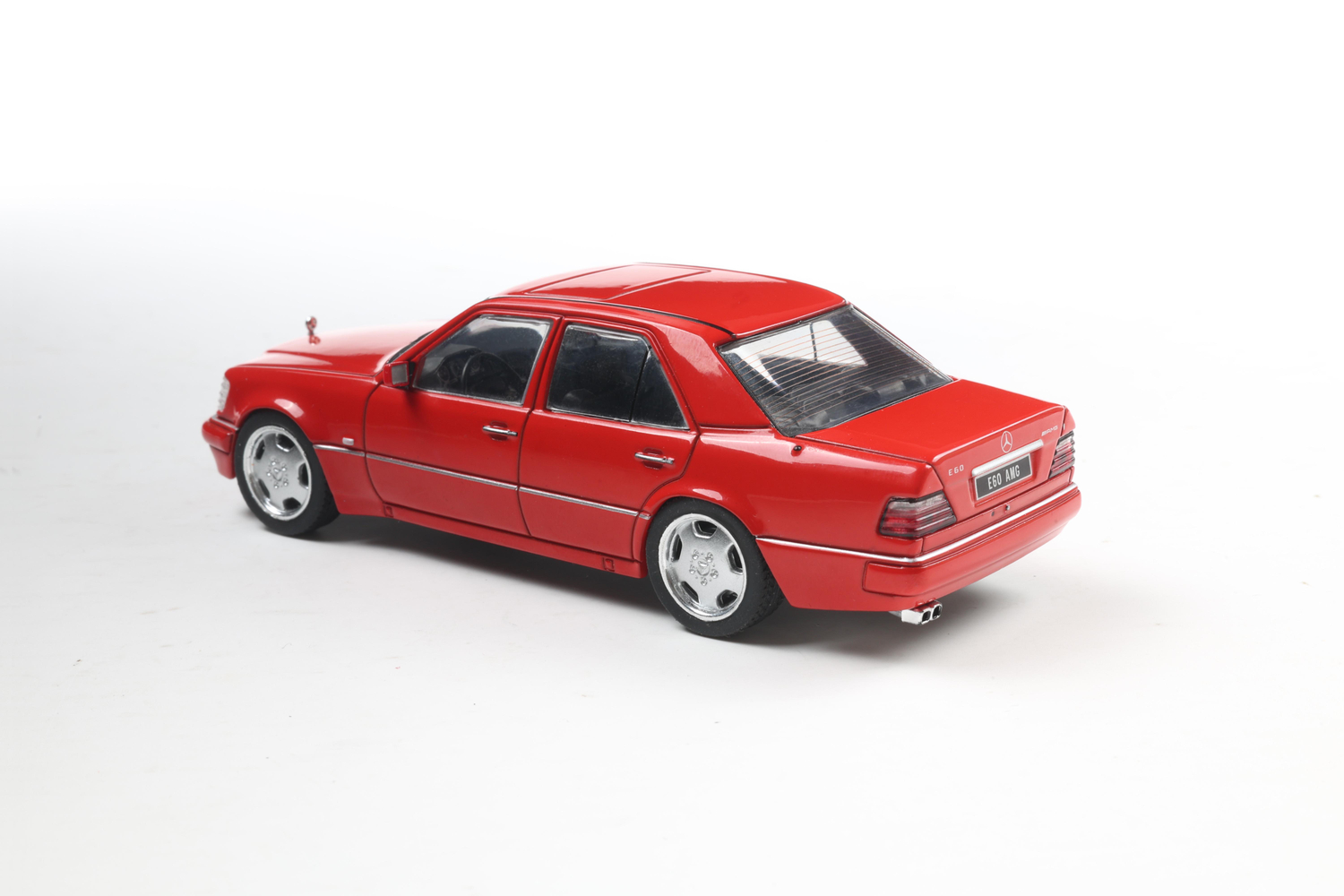 მერსედეს-ბენც W124 E60 AMG – კლასიკური მოდელი ხედი 4