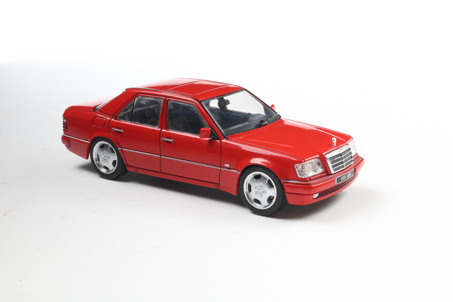 მერსედეს-ბენც W124 E60 AMG – კლასიკური მოდელი ხედი 7