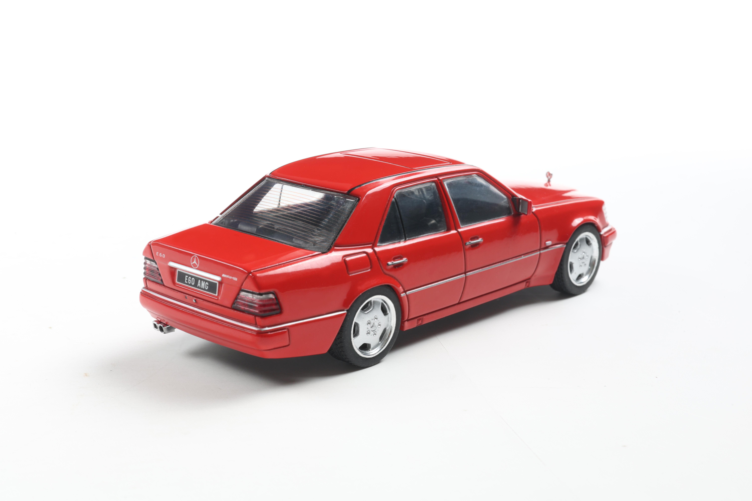 მერსედეს-ბენც W124 E60 AMG – კლასიკური მოდელი ხედი 8