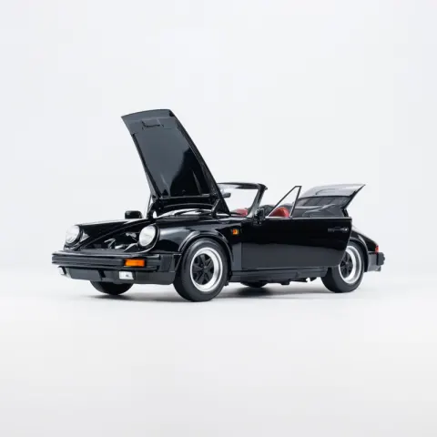 პორშე 911 Carrera 3.2 Cabriolet (1983) შავი