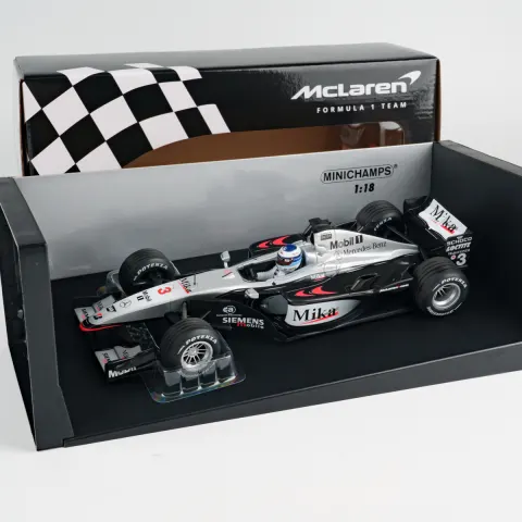 მაკლარენი Mercedes MP4/16 მიკა ჰაკინენი (2001)