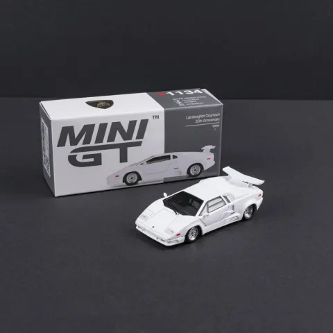 Minichamps 1:64 Lamborghini Countach 25th Anniversary - White