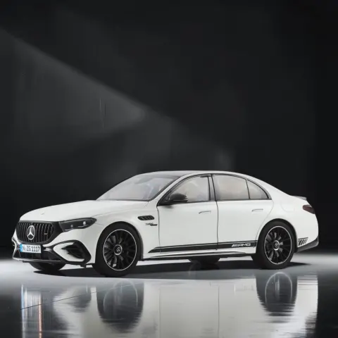 მერსედეს-AMG E 53 Hybrid 4MATIC+ Limousine – საკოლექციო მოდელი